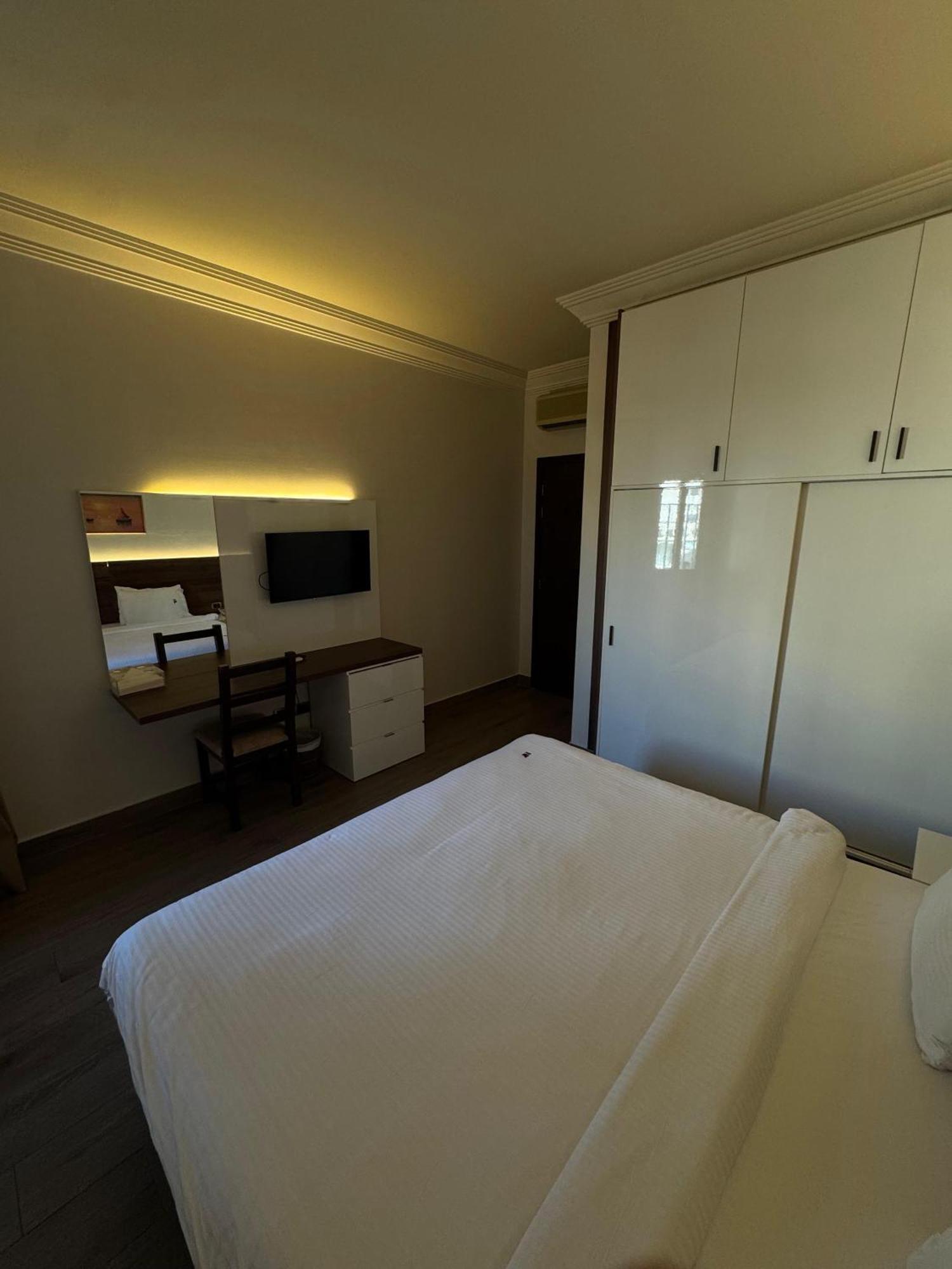 Ny Suites ベイルート エクステリア 写真